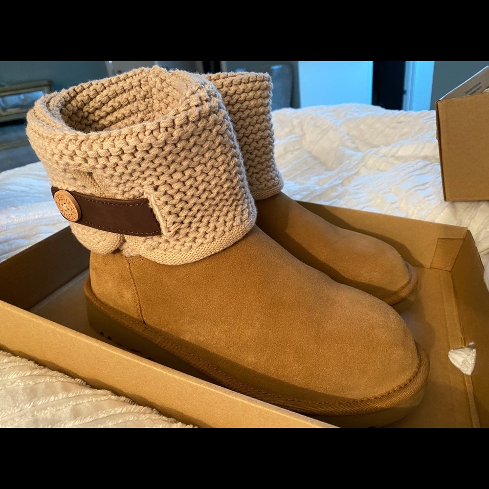 Ugg Shaina Chestnut Size 8 boots- great condition